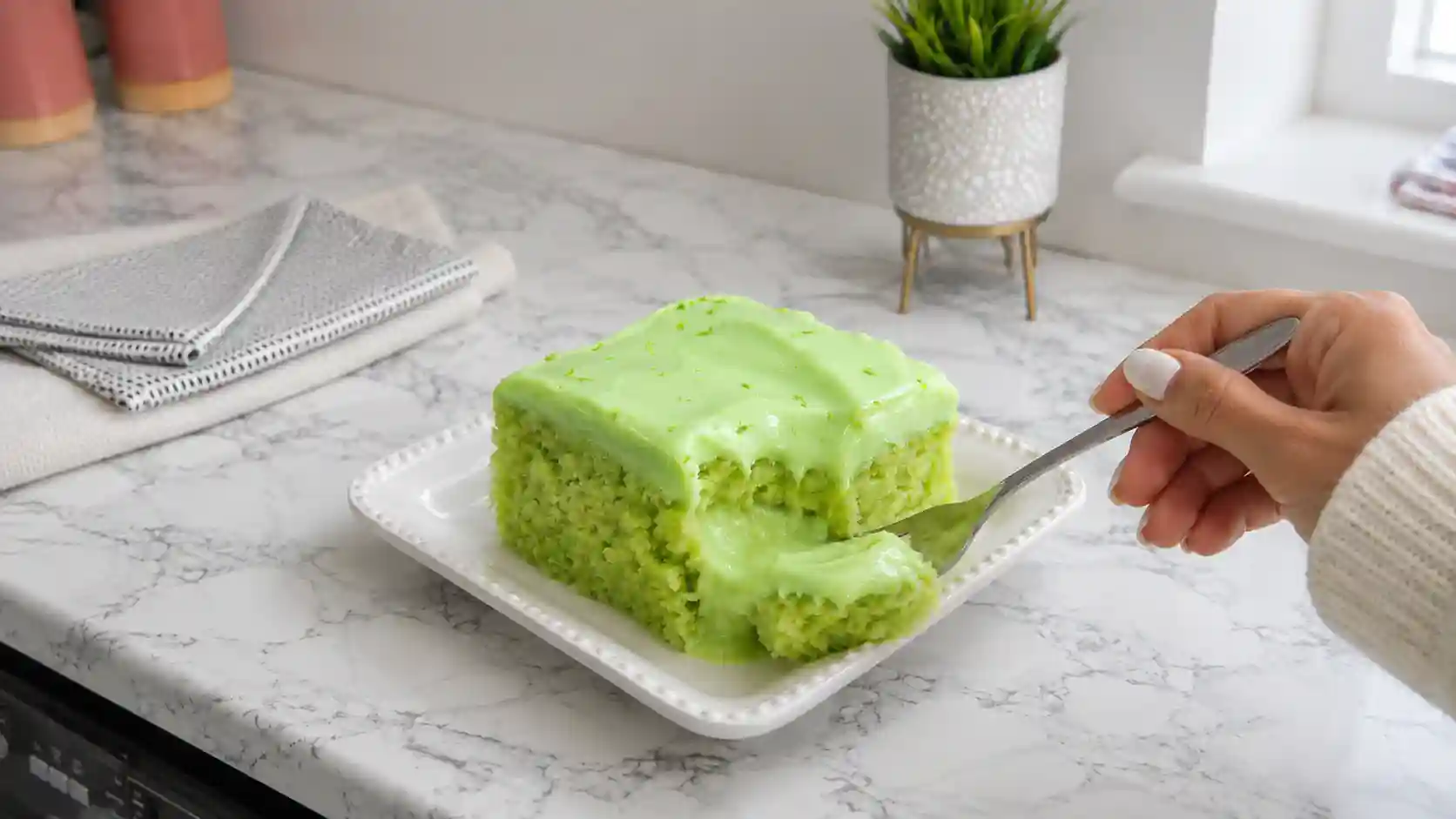 Green Cake (Lime Cake): A Moist and Creamy Lime Dessert